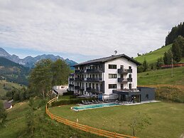 Lovely Apartment With Shared Pool