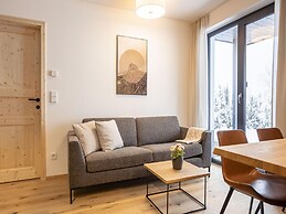 Nice Apartment With Shared Pool