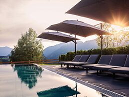 Nice Apartment With Shared Pool