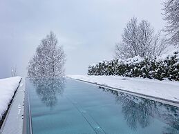 Nice Apartment With Shared Pool