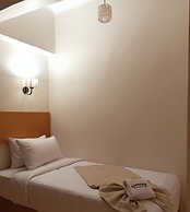 Antique Pyramids Inn