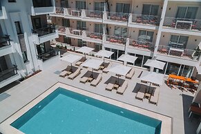 Diplomat Suites