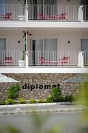 Diplomat Suites