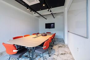 Diplomat Suites