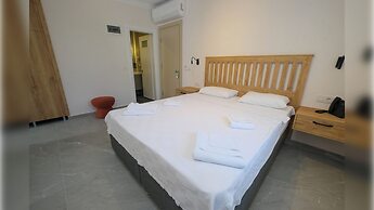Diplomat Suites