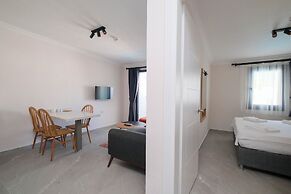 Diplomat Suites