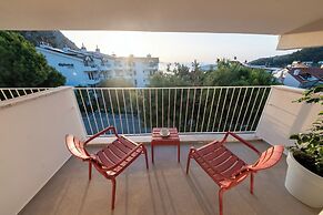 Diplomat Suites