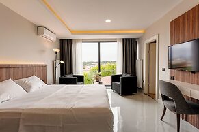 Joyful Hotel By Gnl