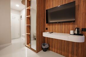 Joyful Hotel By Gnl
