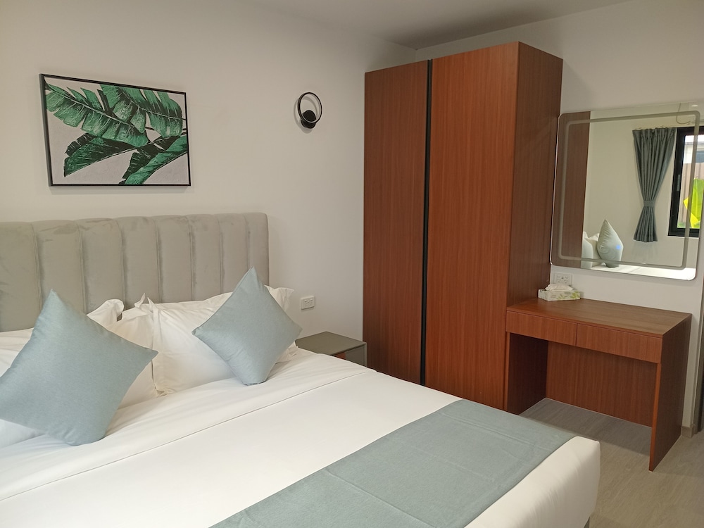 Hibiscus Suites And Residences
