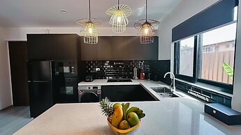 Hibiscus Suites And Residences
