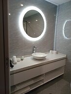 Hibiscus Suites And Residences