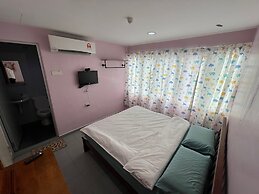 M STRAITS HOTEL