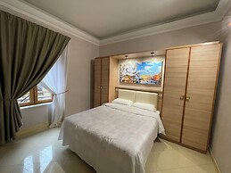 Love Spqr Suite