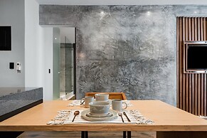 Leaf Boutique Condos
