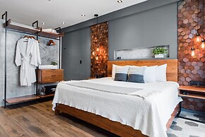 Leaf Boutique Condos