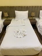Night Pyramids Inn