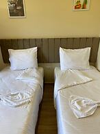 Night Pyramids Inn