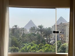 Night Pyramids Inn