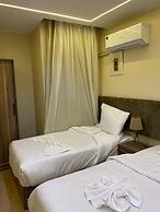 Night Pyramids Inn