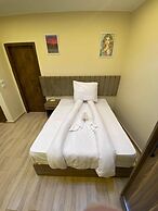Night Pyramids Inn