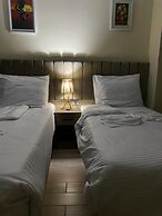 Night Pyramids Inn