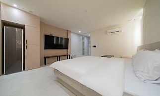 HOTEL THE ART UIWANG