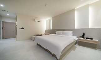 HOTEL THE ART UIWANG