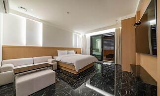 HOTEL THE ART UIWANG