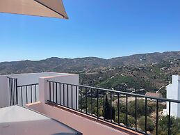 Cd-2063 Three Bedroom With Roof Terrace