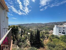 Cd-2063 Three Bedroom With Roof Terrace