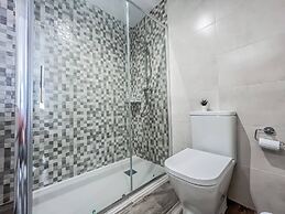 Modern Two Bedroom Apartment With Pool