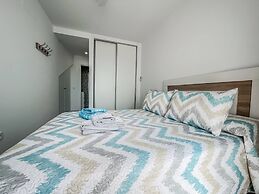 Modern Two Bedroom Apartment With Pool