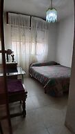 Room in Guest Room - Toledo Double Private Room