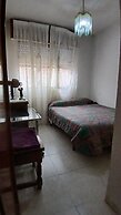 Room in Guest Room - Toledo Double Private Room