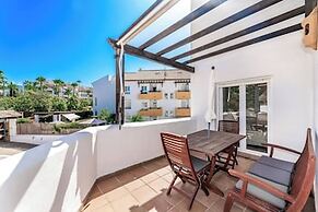 Family Beach Apartment With Pool