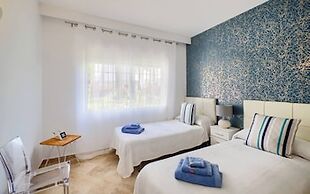 Cozy Beach Side Apartment With Pool