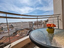 Apt Near Center & Port