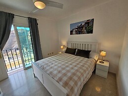 Comfortable Modern House With Jacuzzi, and Access to Swimming Pool