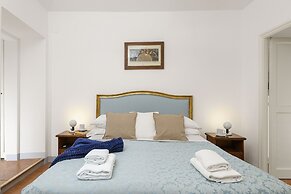 Cartari Deluxe Apartment