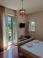 Hero's Garden Relais