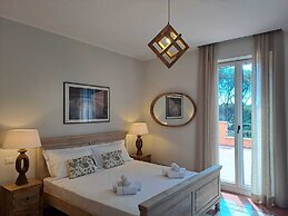Hero's Garden Relais