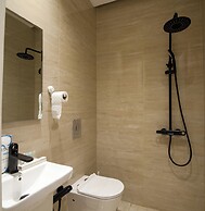 Luxurious Two Bedroom Apartment Al malqa