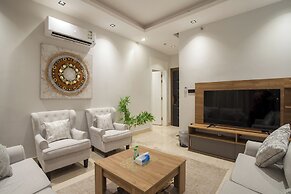 Luxurious Two Bedroom Apartment Al malqa
