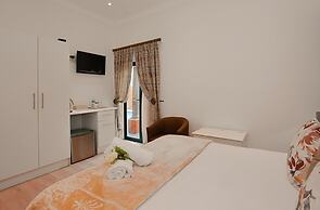 Albatross Guest house