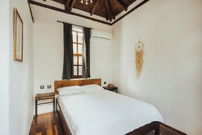 Eski Yeni Tatil Evi
