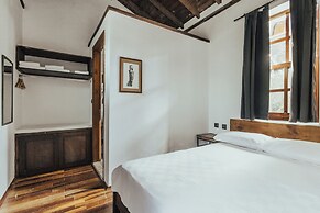 Eski Yeni Tatil Evi