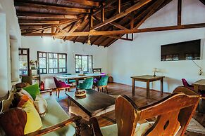 Eski Yeni Tatil Evi