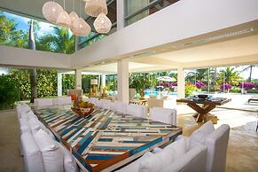 Oceanview Lux Villa - With Eden Roc Club Access
