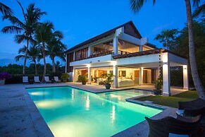 Oceanview Lux Villa - With Eden Roc Club Access